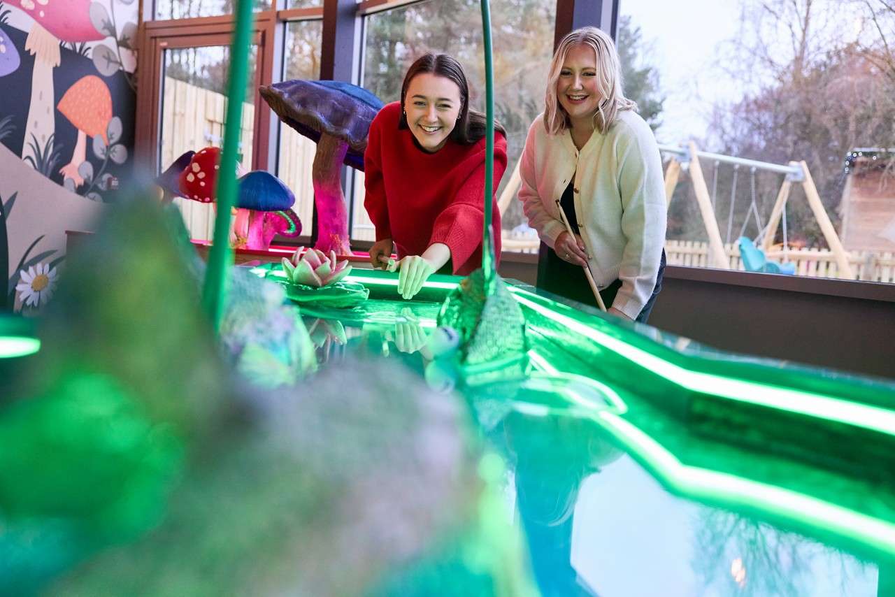 SF CRAZY POOL WITH MODELS 1