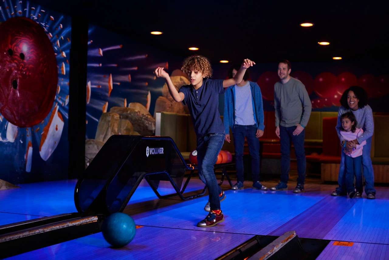 EF BOWLING 1