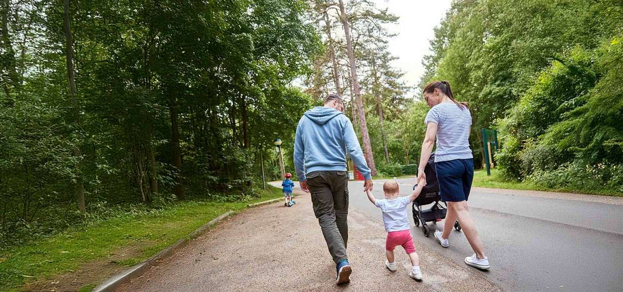 Family walking through Center Parcs
