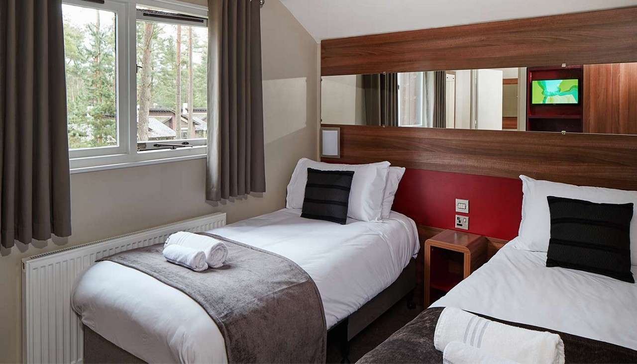 Twin bedroom