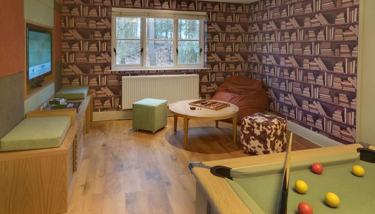 4 bedroom Exclusive Lodge with games room Center Parcs