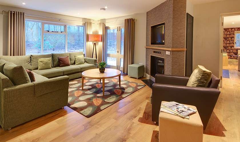 4 Bedroom Exclusive Lodge Living area.
