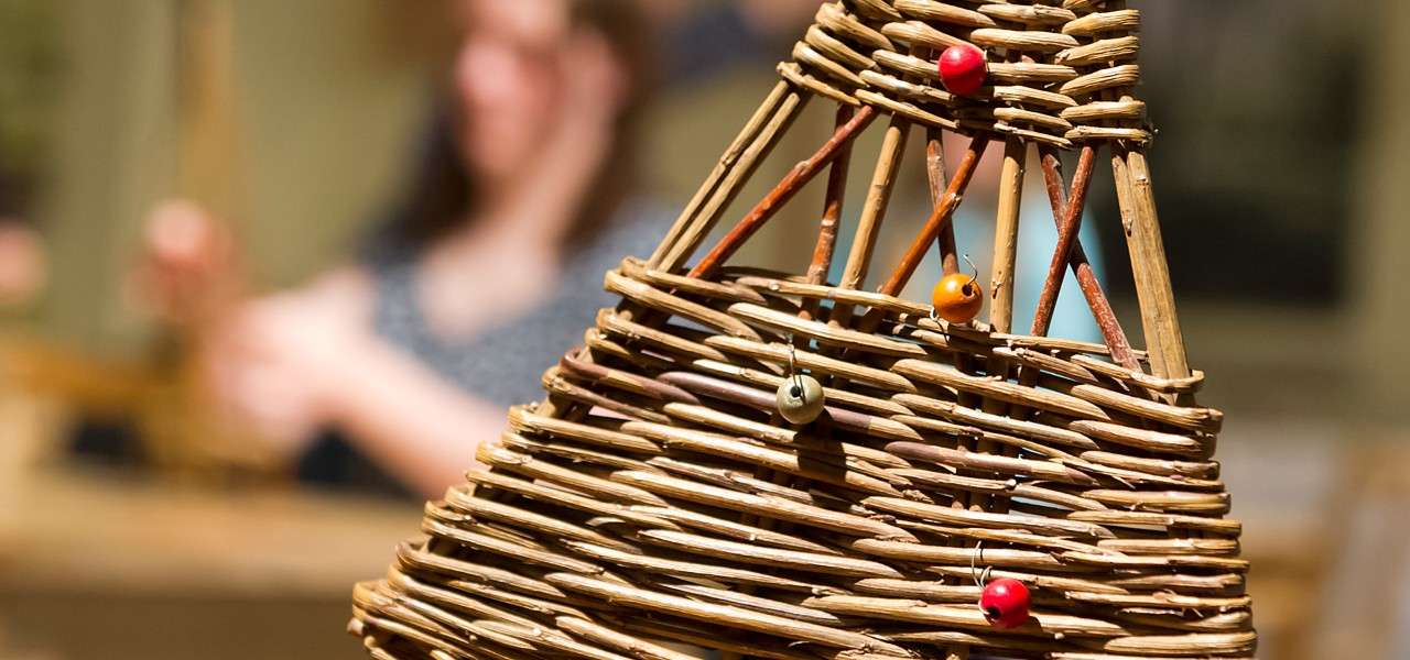 Festive Willow Crafts