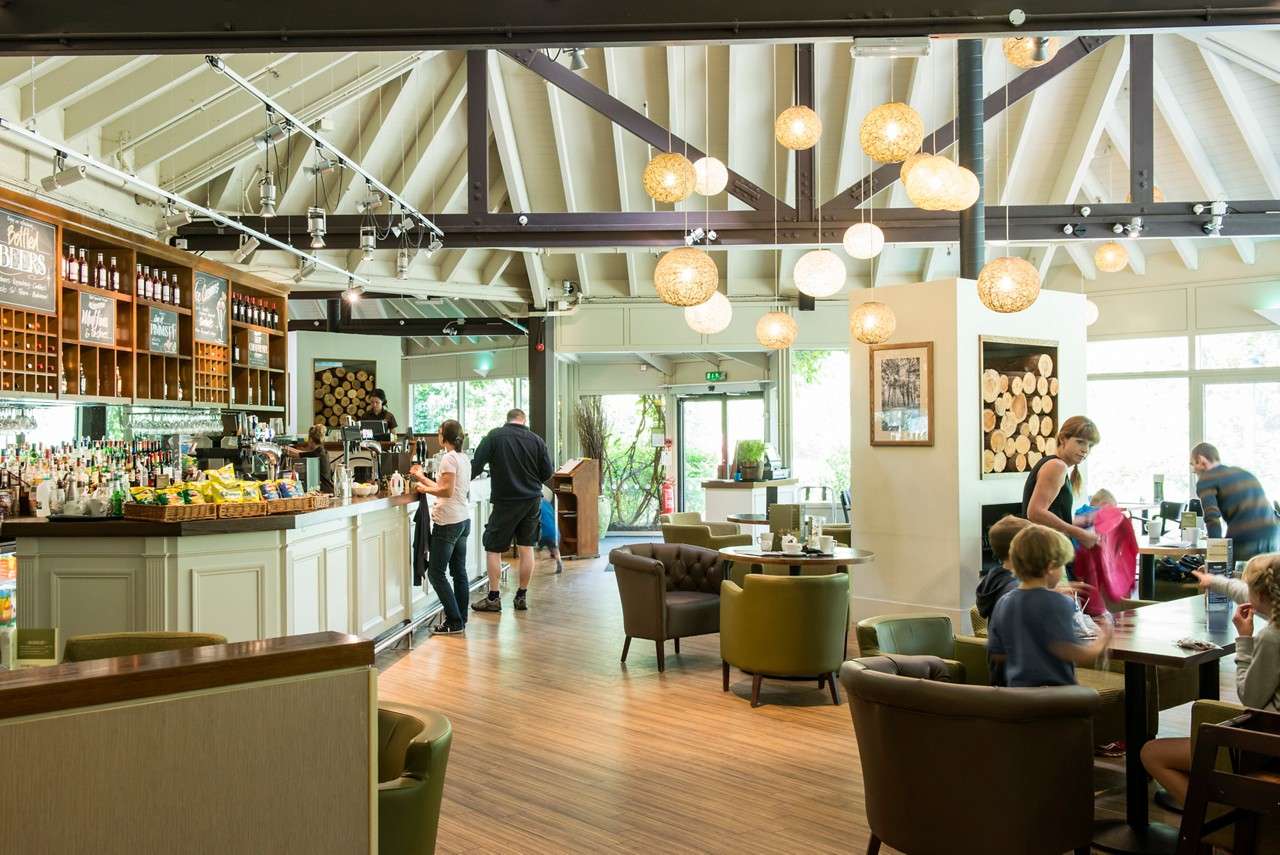 FORESTERS INN INTERIOR 2