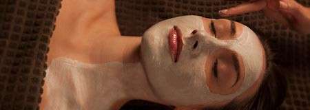 VOYA Organic Illuminating Facial
