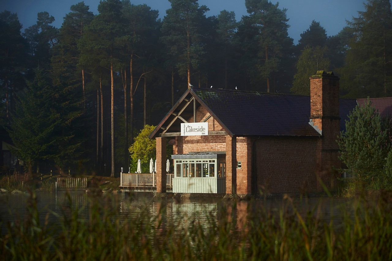 Lakeside Inn, photo 2